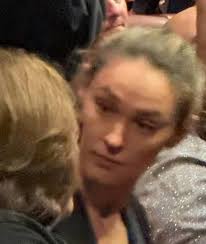 Jason yells out "EAGLES" during Adele's poll about the Super Bowl and she  says he sounds like a "drunk football fan" 😭 : r/NewHeights