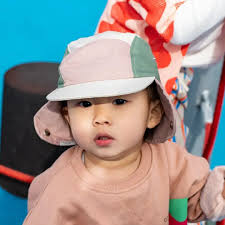 KIETLA. Camper hat with protection UPF50+ green/natural/pink