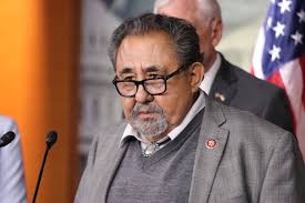 Grijalva pide a la JSF precisar su interpretación de los criterios para  cesar el control sobre el gobierno de la isla