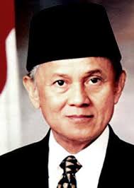 Wafatnya hasri ainun habibie mantan ibu negara hasri ainun habibie yang sempat terbaring kritis di rumah sakit. B J Habibie Home Facebook