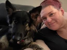 I have turned off the comments as the family is getting distressed by them.  PM me if you can offer a 5* home for this super boy .... with no grass!  Coming