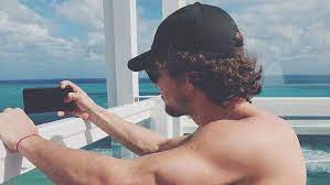 Панарин отреагировал на победу омского «авангарда» в кубке гагарина. Artemij Panarin Provel Lajv V Instagram S Sergeem Bobrovskim I Akterom Stanislavom Yarushinym V Kakih Komandah Okazhutsya Panarin I Bobrovskij V Sleduyushem Sezone Novyj Chellendzh Yarushina S Bobrovskim I Sbornoj Rossii Sport Ekspress