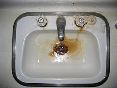 removing rust from sinks and tubs