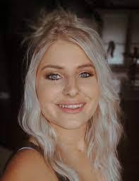 Nicole Curd's Instagram, Twitter & Facebook