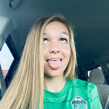 Abigail Ertel's Instagram, Twitter & Facebook