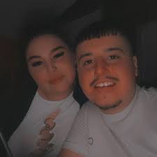 Looking for dog groomers??