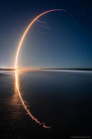 Physics Astronomy Zone On Twitter Spacex Rocket Launch Spacex Rocket Long Exposure