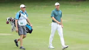 Official twitter for jordan spieth. Jordan Spieth S Father Made A Hilarious Caddying No No Thursday