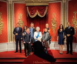 England) είναι τμήμα του ηνωμένου βασιλείου, το οποίο είναι νησιωτικό κράτος βορειοδυτικά της ηπειρωτικής ευρώπης. Madame Tussauds Londino Paspartou