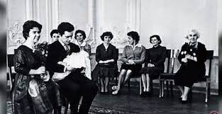 В институте она встретила своего будущего мужа якова крейлиса. Kira Krejlis Petrova Biografiya Lichnaya Zhizn Muzh Deti Filmy Aktrisy