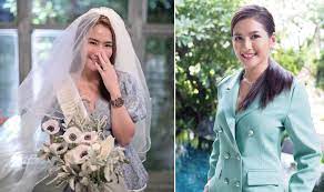 สำหรับนางเอกสาว จั๊กจั่น อคัมย์สิริ ที่กำลังจะแต่งงานกับหนุ่มนักธุรกิจ เค วัฒนา โดยในวันนี้ นางเอกสาวไปออกรายการโหนกระแส และได้พูดถึง. Lutjrshkb Tysm