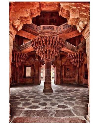 The Throne Pillar in the Diwan-i-Khas (Hall of Private Audience) of Fatehpur Sikri. Photography © Charles O' Cecil Thanks @mahendrasinghvist