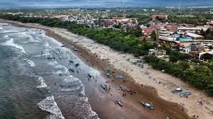 Pantai pangandaran menjadi salah satu objek wisata andalan di kabupaten pangandaran, selain panorama yang indah di pantai pangandaran juga tersedia berbagai macam fasilitas lengkap seperti. Pantai Pangandaran Bakal Semakin Keren Ini Bocorannya Beritabaik Id