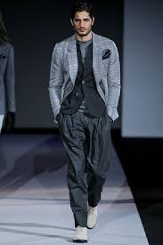 Trova una vasta selezione di completi e abiti sartoriali da uomo blu armani a prezzi vantaggiosi su ebay. Guadagno Moneta Cumulo Di Rifiuti Abito Armani Uomo Trattenere Effetto Tatto