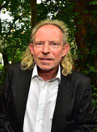 Pölten in niederösterreich lebenden bisenz im blut liegen. Alexander Bisenz Wikipedia
