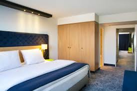 Für reisen und hotelaufenthalte aus geschäftlichen gründen besteht die möglichkeit ja bereits seit februar. Holiday Inn Stuttgart An Ihg Hotel Stuttgart Updated 2021 Prices