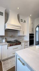 Cooking meets style ✨🍳💙 Modern vibes with a bold pop of blue — where  design and function come together flawlessly. #LuxuryKitchen #ModernDesign  #BlueAccents #KitchenInspo #InteriorGoals #HomeDesign #TorontoHomes  #DreamKitchen #KitchenDetails ...