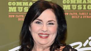 'Duck Dynasty' star Kay Robertson hospitalized after dog attack, husband  Phil reveals