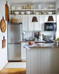 La cocina de nuevo está en una zona completamente acristalada y llena de luz, lo que da una alegría increíble al entorno. De 120 Fotos De Cocinas Pequenas 2021 Espaciohogar Com
