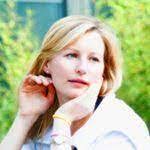 Roberta Hyde's Instagram, Twitter & Facebook