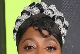 Check out our hair rollers selection for the very best in unique or custom, handmade pieces from our curling & curlers shops. Rapsody Makes Dope Black Hair Statement With Custom Crystal Curlers Snobette