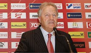 August 1950 i linz , øvre østrig ) er ærespræsident for det østrigske fodboldforbund ( öfb ) og tidligere generaldirektør for energie ag øvre østrig. Ofb Prasident Leo Windtner Uber Ernst Happel Stadion Problem Ist Der Denkmalschutz