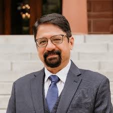 Heather Carreon's Instagram, Twitter & Facebook