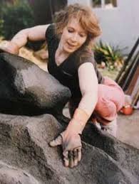 Paperback wire lath.bend it beat it to shape, then plaster it with trinity white cement with the stain of your choice mixed in; How To Make Fake Rocks Boulders Ehow Garden Rock Art Rock Garden Concrete Garden