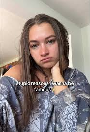 Hey I Want to Be Famous Girl Now