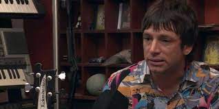 Cada uno de los iconos a la derecha respresentan una versión de la canción correspondiente. Joaquin Levinton Acusado De Violacion Espectaculos