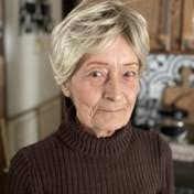 Beth Desrosiers's Instagram, Twitter & Facebook