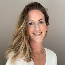 What Does a Fractional CMO Do + How To Hire the Right Candidate