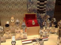 オメガの正規店一覧 修理や値引き ローンから並行輸入の違いまで解説 Richwatch