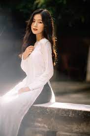 Thien Thần đồng Phục Ha Nội Diện Ao Dai Trắng Tinh Khoi Khoe Trọn Net đẹp Trong Trẻo Tuổi Học Tro