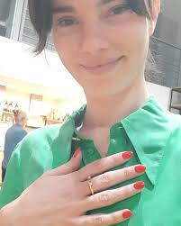 Catálogo de productos para violetta allegro!!! #modelodemanos #dobledemanos  #actrizpublicitaria #modelopublicitaria #cosmética #productoscosméticos  #uñas #esmaltedeuñas