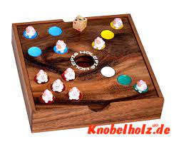 Pig is a deceptively simple dice game that anyone can learn in a snap. Pig Hole Schweinchenspiel Big Hole The Pig Dice Game Play Instructions For G 024 1