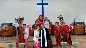 Kata pemuda akan membuat orang berpikir tentang energi yang berlebih, semangat yang membara. Ibadah Perdana Tahun Baru 2019 Di Gmim Eirene Kema 1 Bentuk Kreatif Dengan Adat Minahasa Tribun Manado