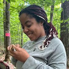 Meredith Scherer's Instagram, Twitter & Facebook