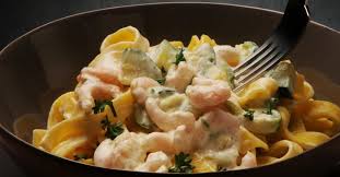 Fettucine Aux Champignons Et Aux Crevettes Sauce Cremeuse Easy Pasta Dinner Recipes Best Pasta Dishes Food