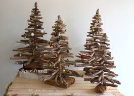 les sapins en bois flotte de rouge poussin sapin de noel en bois flotte sapin de noel sapin noel bois