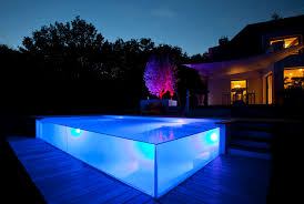 Eclairage Des Piscines La Touche Deco De Votre Jardin La Federation Des Professionnels De La Piscine Et Du Spa Fpp