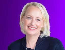 Julia Sweet's Instagram, Twitter & Facebook