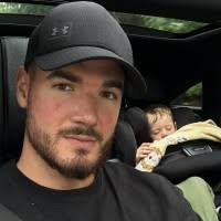 30+ "Robin Hesse" profiles