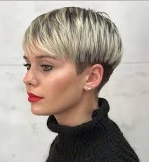 Considering the look, it belongs to the most advised short choppy hairstyles for women over 60. Pin By Maya Barslund On Highlighted Streaked Foiled Frosted Hair 4 Short Hair Haircuts Short Straight Hair Short Hair Back