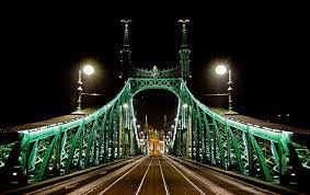 Szabadság a tanítvány szabad ember, mert átélt egy átvonulást, egy exodust. Hd Wallpaper Green Bridge During Night Time Szabadsag Hid Bridges Budapest Wallpaper Flare