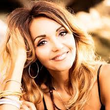 Elliot Pickett's Instagram, Twitter & Facebook