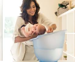 Don't rub it, just pat it dry with a clean towel. How To Sponge Bathe A Newborn With Umbilical Cord Progress To Tub Bath