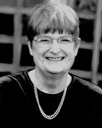 Sonja Decker's Instagram, Twitter & Facebook