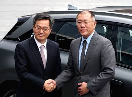 Hyundai motor finance company in central houston houston, tx. Finance Chief Visits Hyundai Motor S Think Tank