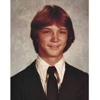 Lee Tunstall's Instagram, Twitter & Facebook